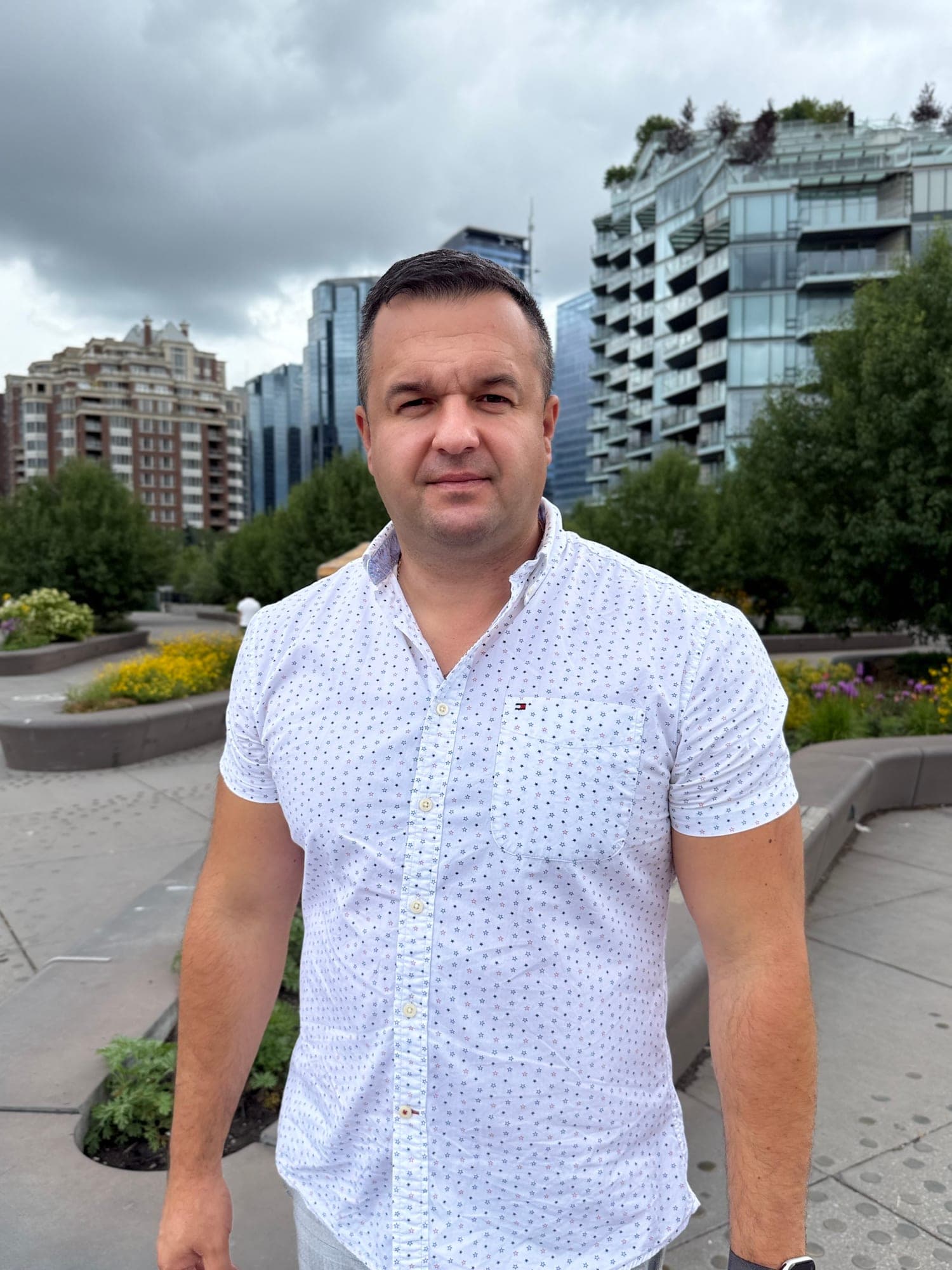 Andrii Andriushchenko — Licensed Dealing Representative, Calgary